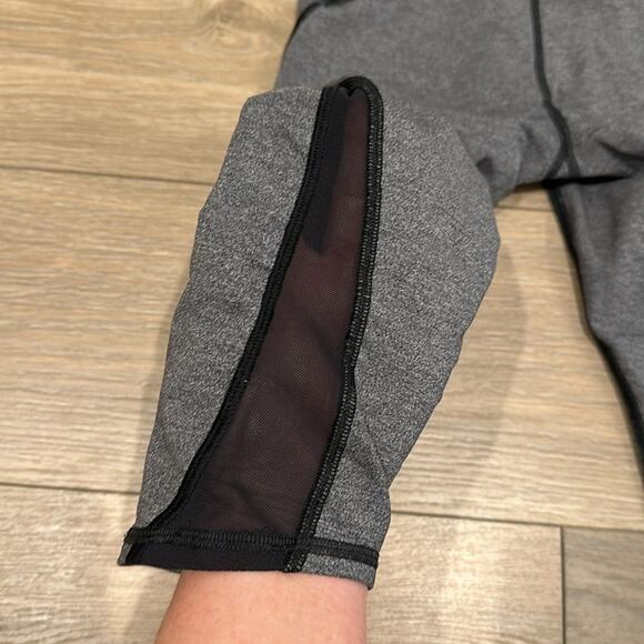 LULULEMON Heathered Black Train Times‎ Crop Active Running Workout Capris Size 4 - Picture 11 of 13